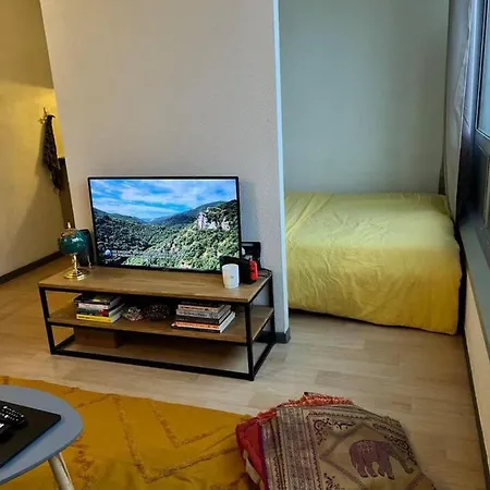 Inviting 1-bed Studio In 아파트