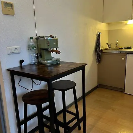 Inviting 1-bed Studio In 아파트