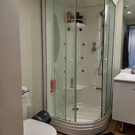 Inviting 1-bed Studio In 빌뢰르반